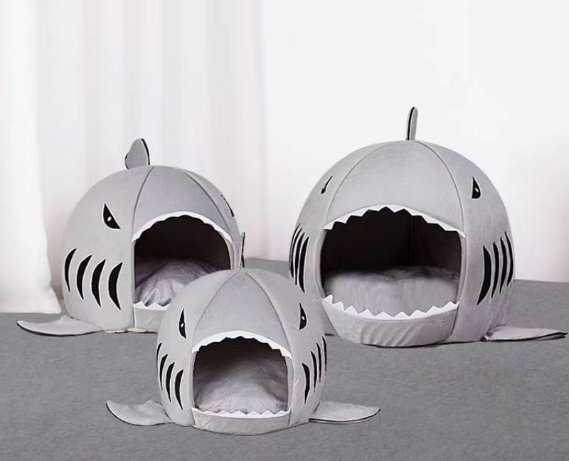 Niche pour chien - Requin Warm Pet - Le Chihuahua Voyageur